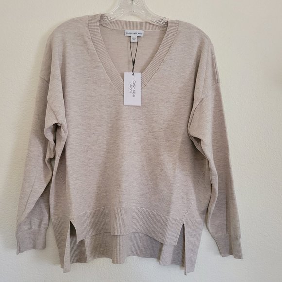 Calvin Klein Petite High-Low Hem V-Neck Long-Sleeve Sweater - Picture 1 of 15